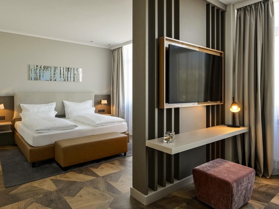 Apartment, 1 Double Bed | Hypo-allergenic bedding available, Select Comfort beds, in-room safe