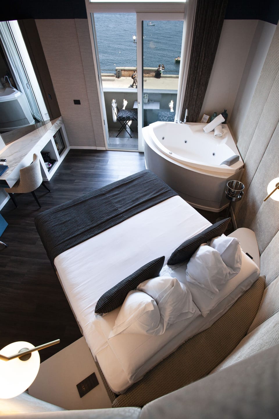 Suite, 1 Bedroom | Egyptian cotton sheets, premium bedding, down comforters