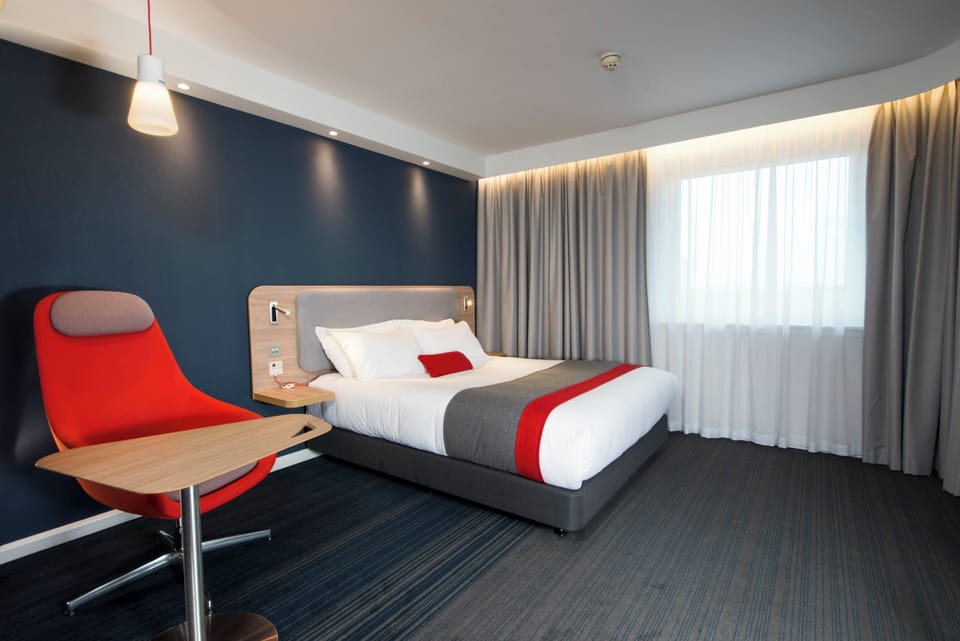 Standard Room, 1 Double Bed, Accessible (with Free Hot Breakfast) | Desk, laptop workspace, iron/ironing board, WiFi (free)