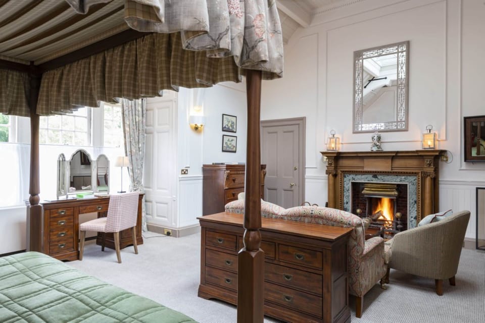 Deluxe Room (1 Double Bed) | Hypo-allergenic bedding, in-room safe, individually decorated