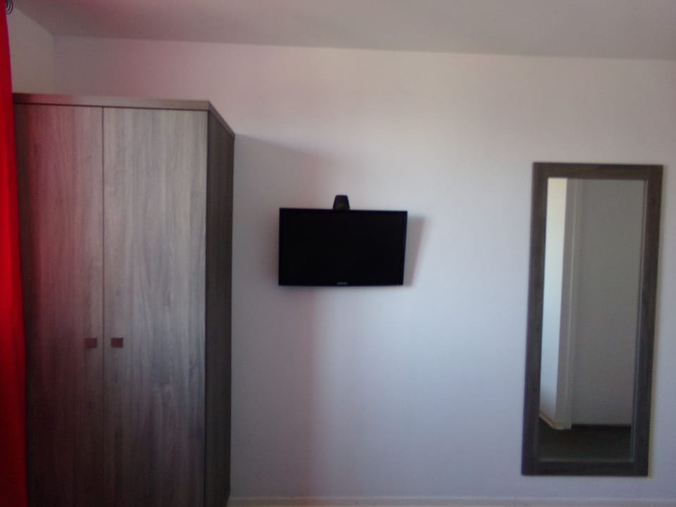 Double Room | Select Comfort beds, in-room safe, individually furnished, desk