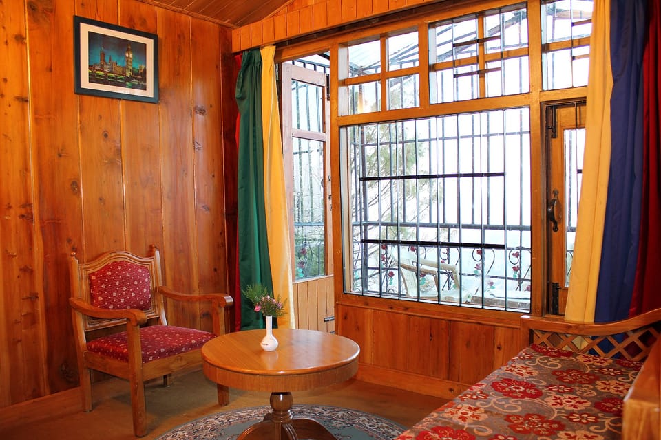 LOG HUTS | Living area | 32-inch LCD TV with cable channels, TV
