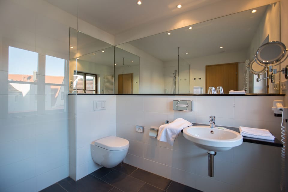 Shower, free toiletries, hair dryer, bathrobes
