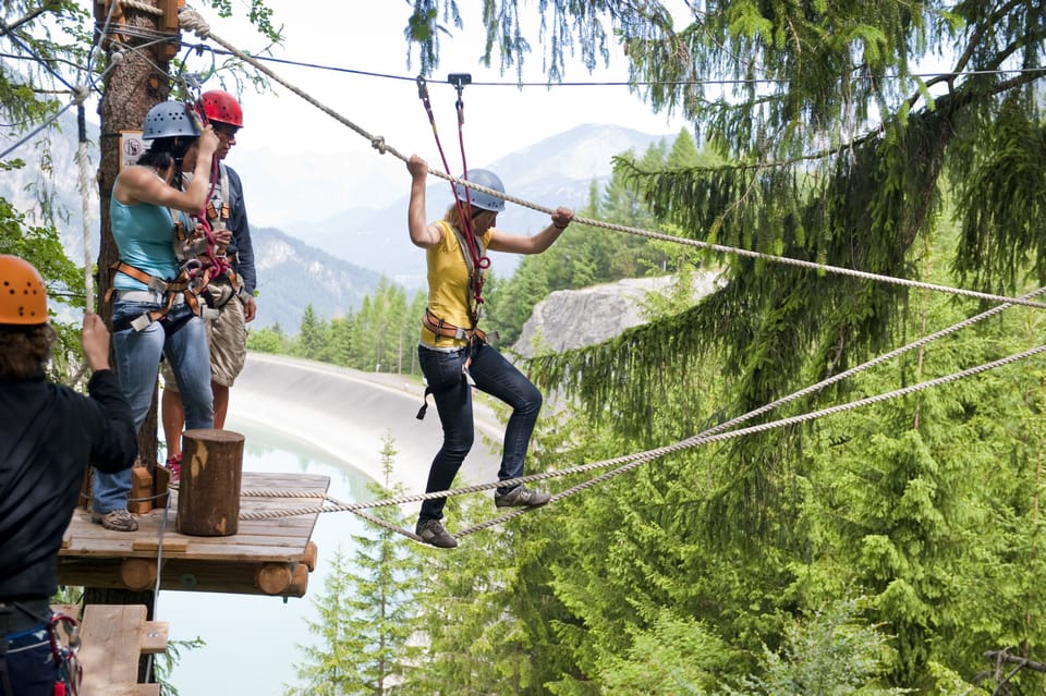 Ropes course (team building)