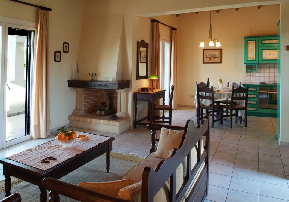 Villa, 2 Bedrooms to Villa, 2 Bedrooms (AGGELOS) | Living area | Flat-screen TV, fireplace