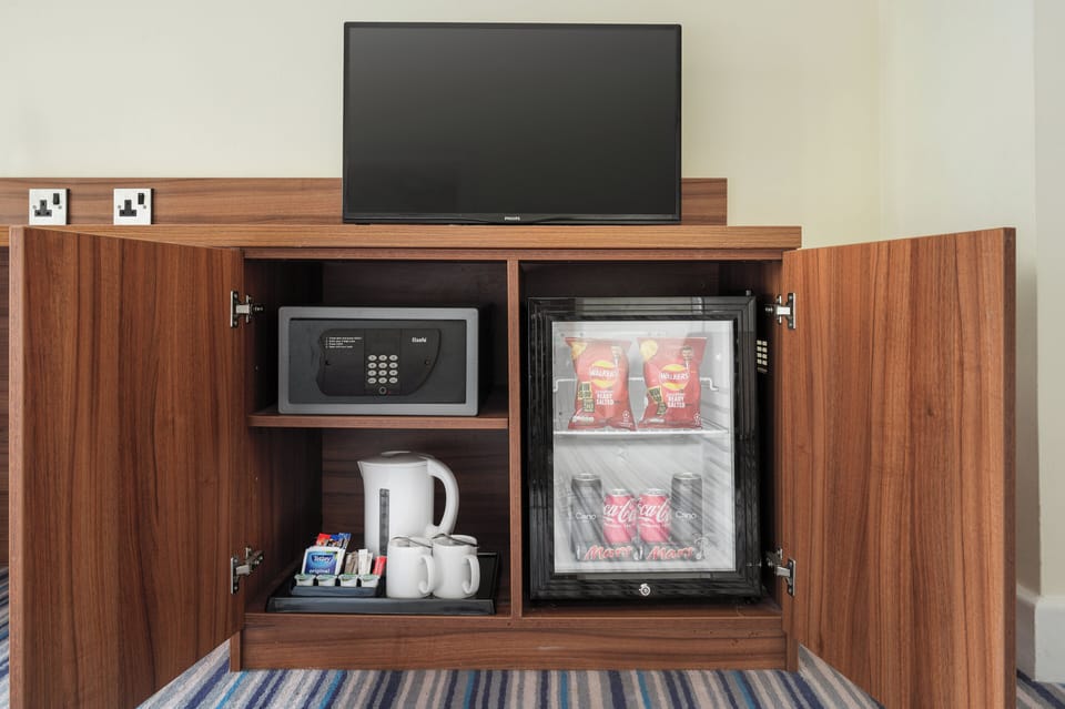 In-room safe, desk, soundproofing, iron/ironing board