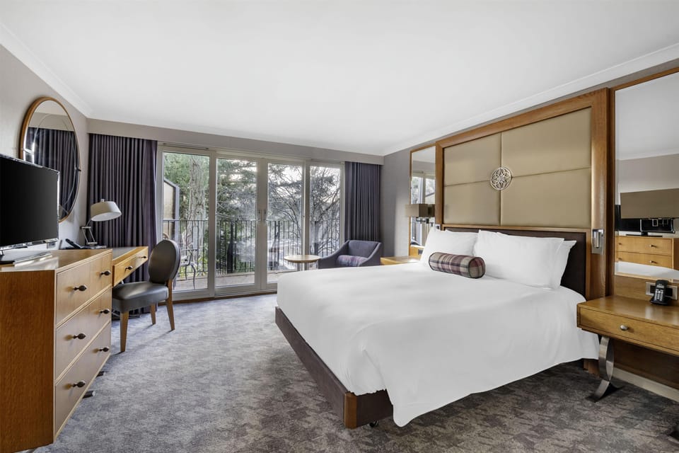 Studio | In-room safe, blackout drapes, iron/ironing board