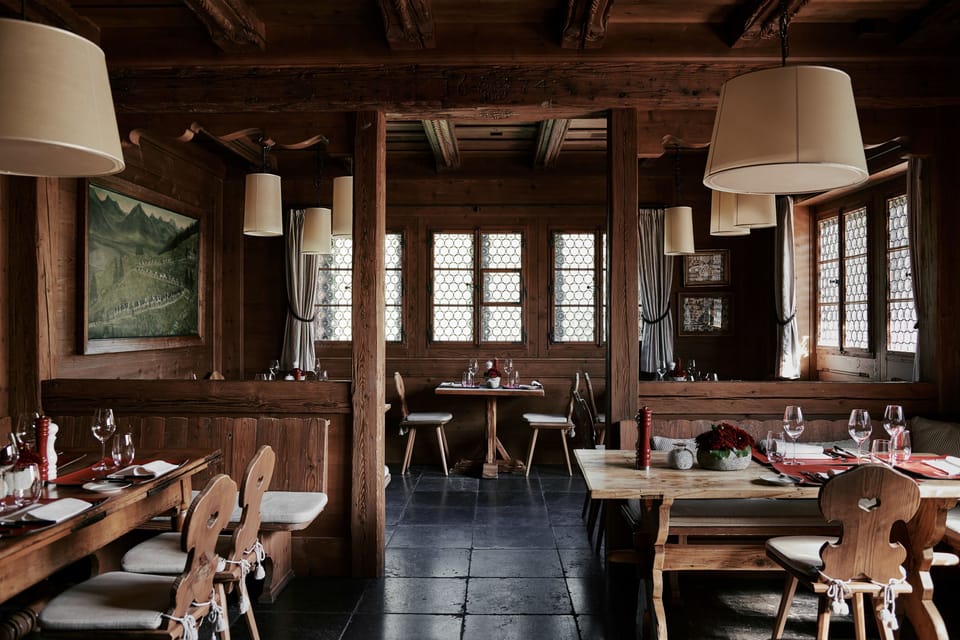 3 restaurants; breakfast, lunch, and dinner served
