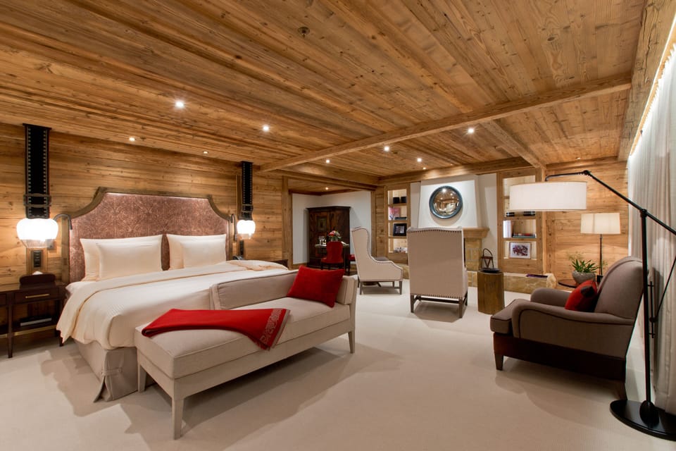 Deluxe Suite | Egyptian cotton sheets, premium bedding, memory foam beds