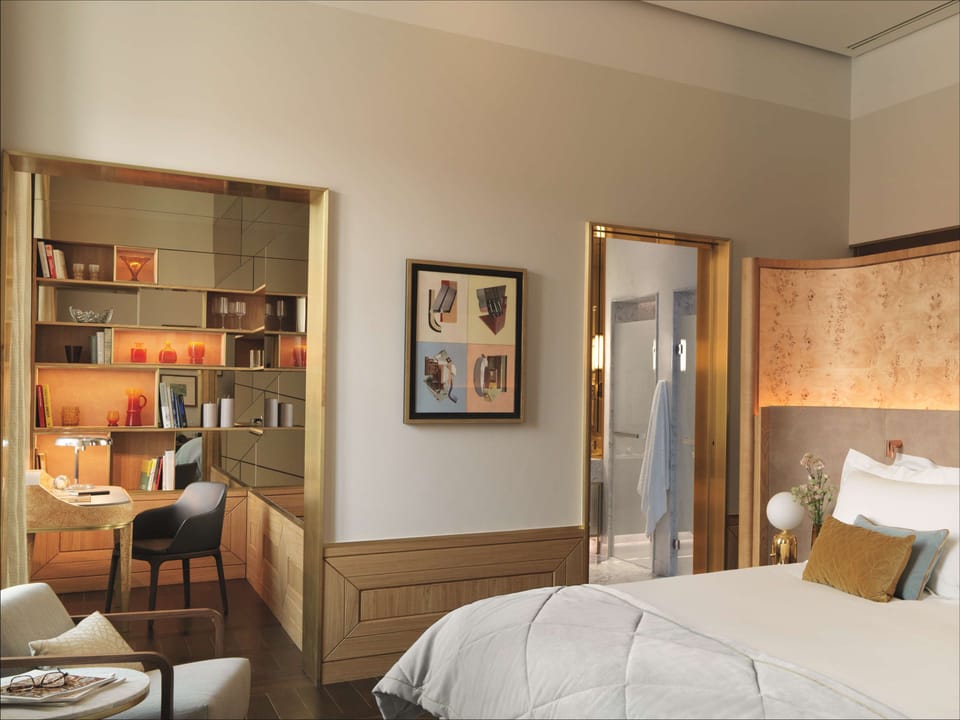 Egyptian cotton sheets, premium bedding, pillowtop beds, minibar