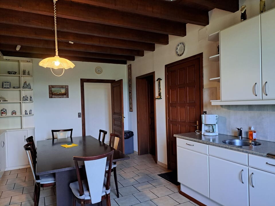 House | Private kitchen | Dishwasher, highchair