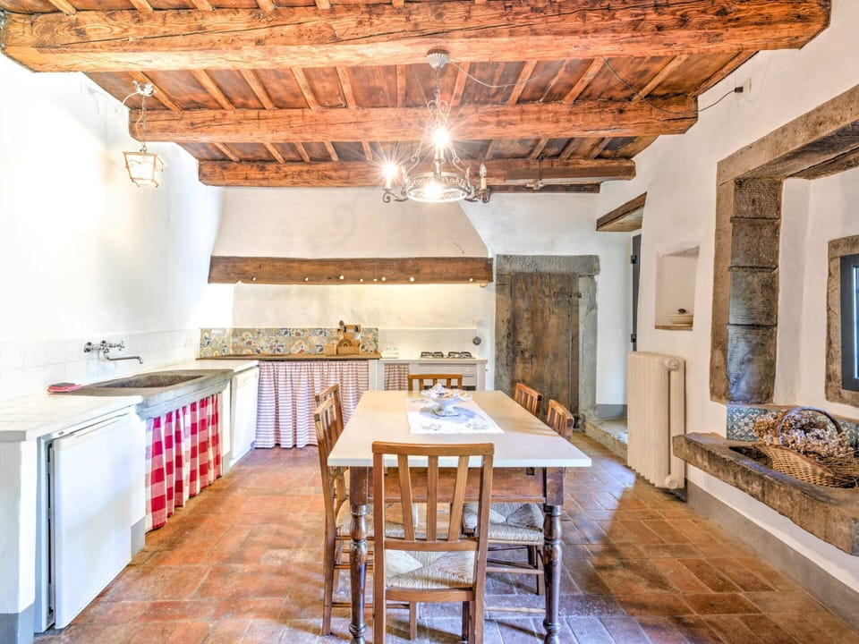 House | Private kitchen | Highchair