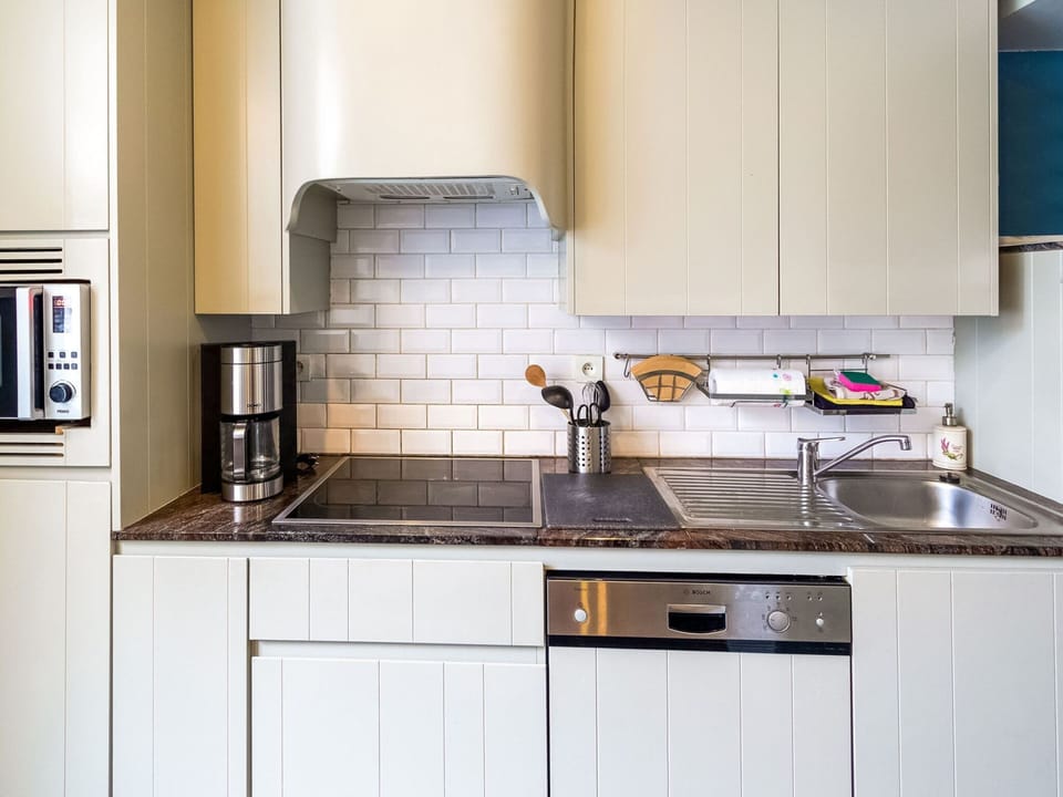 House | Private kitchen | Dishwasher, coffee/tea maker, highchair