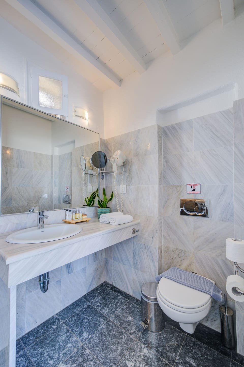 Standard Room, Sea View | Bathroom | Shower, designer toiletries, hair dryer, bathrobes