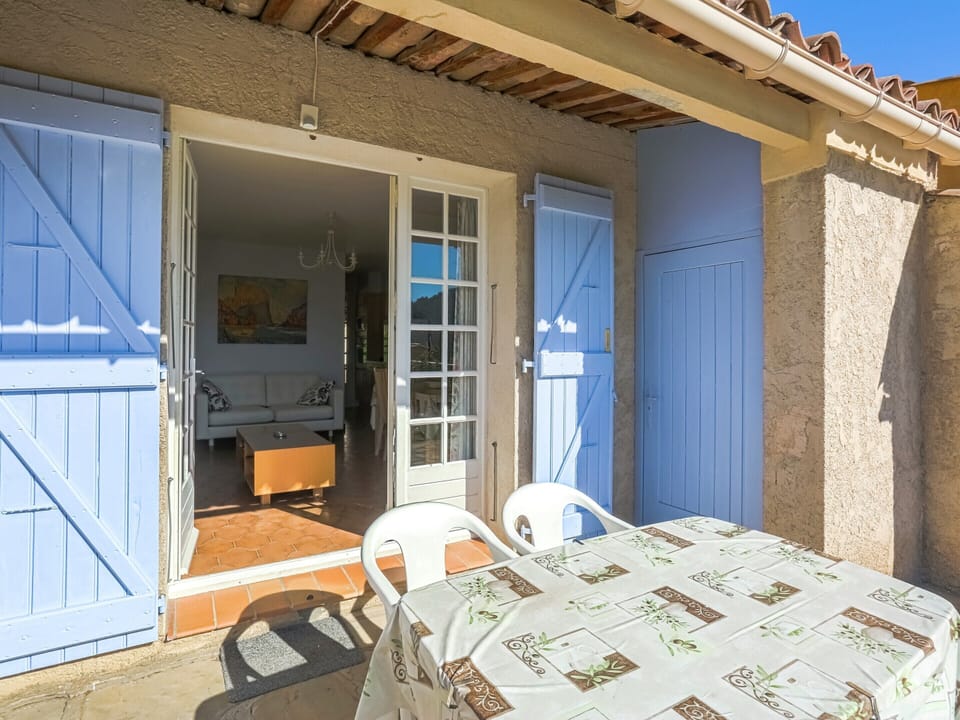 Villa | Balcony