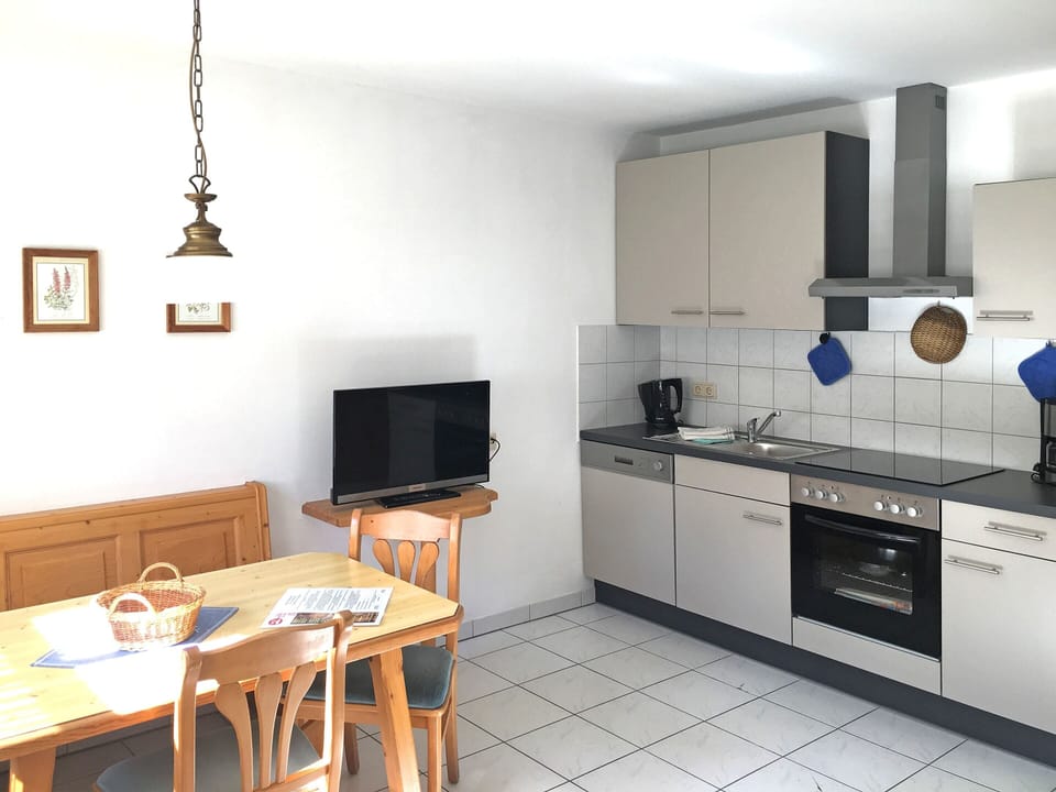 Apartment | Dining
