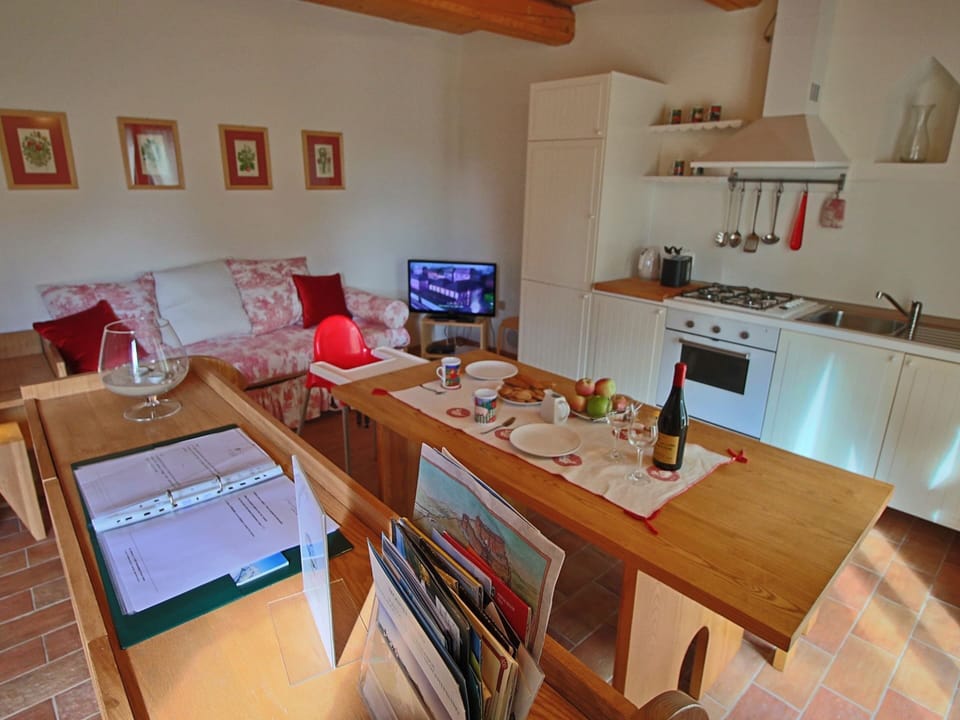 Cottage | Private kitchen | Highchair