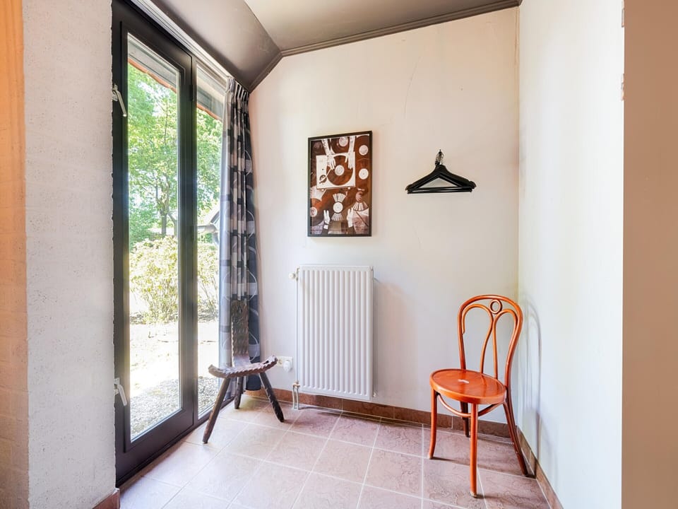House | 9 bedrooms, individually furnished, bed sheets