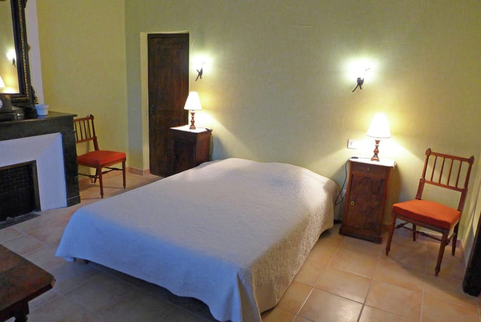 Holiday Home in Montbrun With Pool & Vineyards House in Occitanie