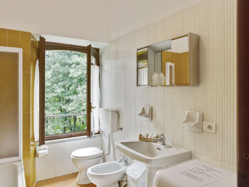 House | Bathroom