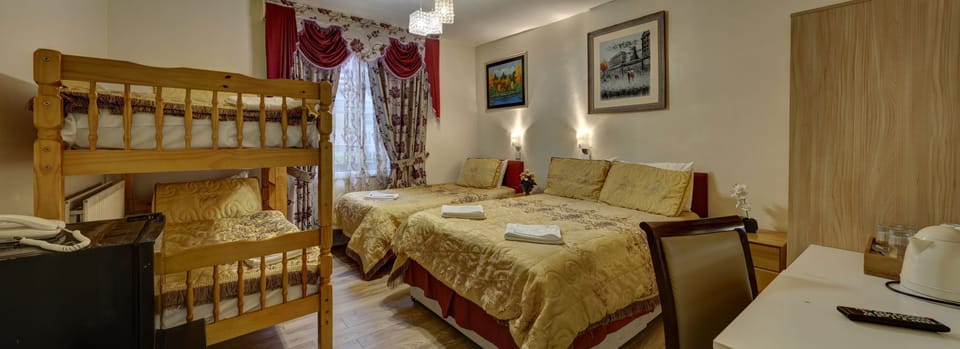 Family Room (For 5 People) | Desk, blackout drapes, iron/ironing board, free WiFi
