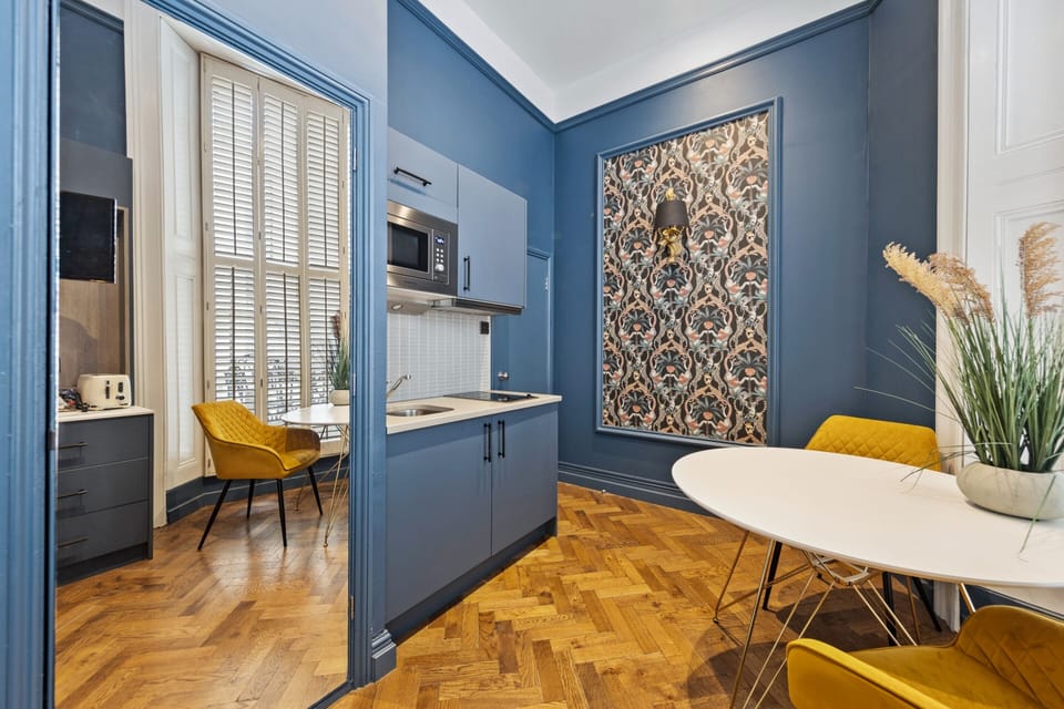 Balcony Studio | In-room safe, free cribs/infant beds, free WiFi, bed sheets