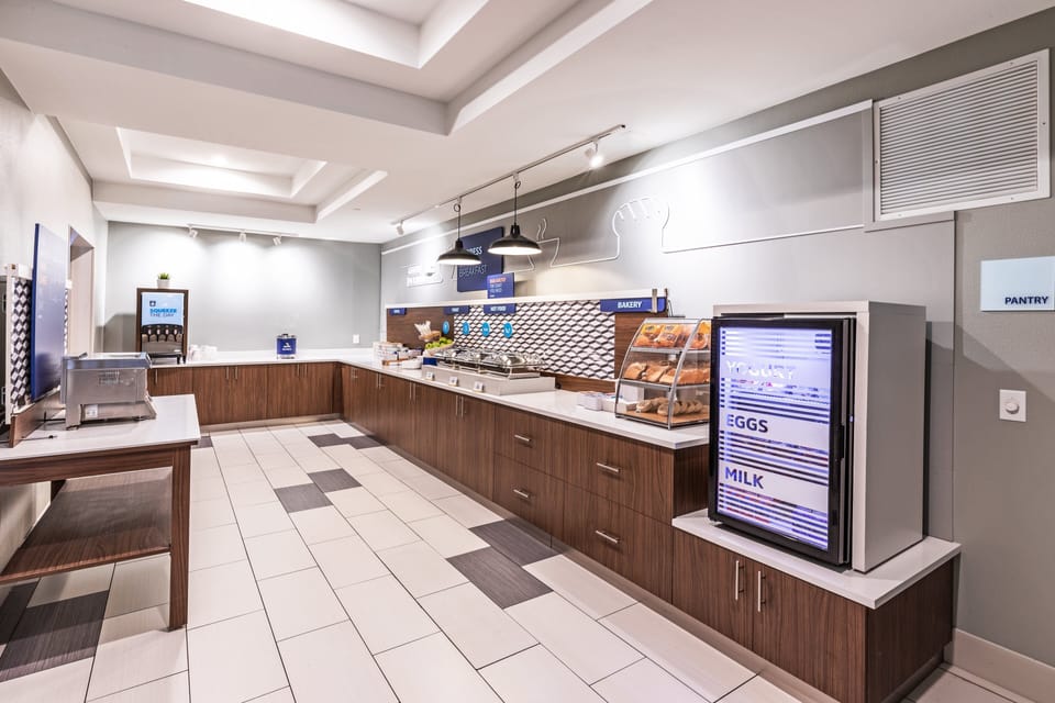 Free daily on-the-go breakfast