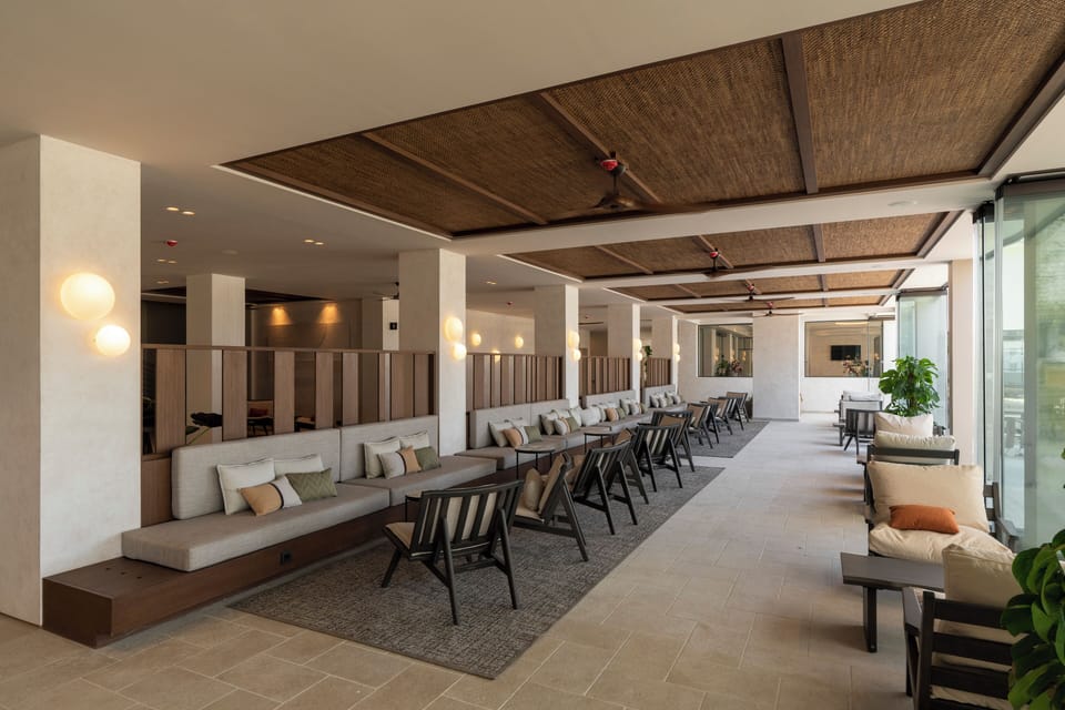 7 bars/lounges, 2 poolside bars, swim-up bar