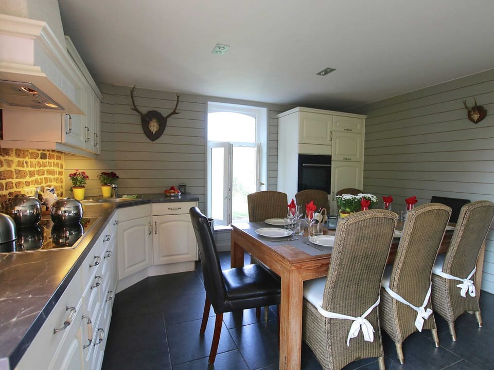 House | Private kitchen | Highchair