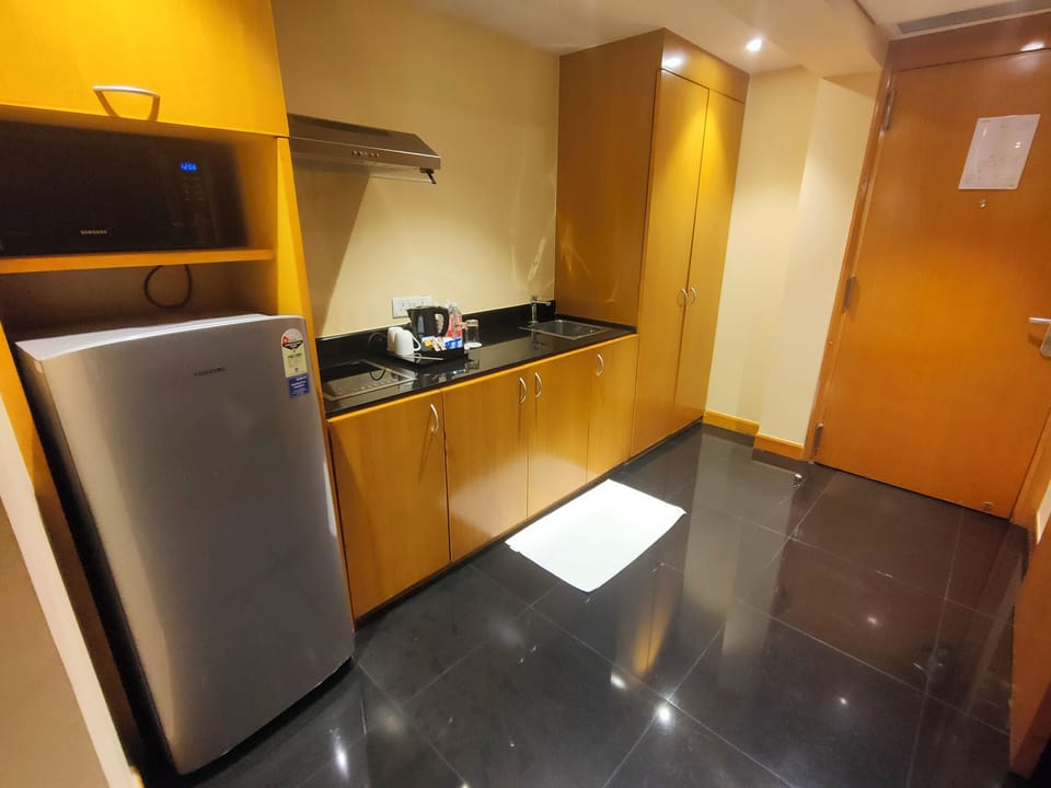 One Bedroom Apartment | Private kitchenette | Electric kettle