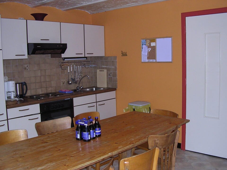 Microwave, dishwasher, coffee/tea maker