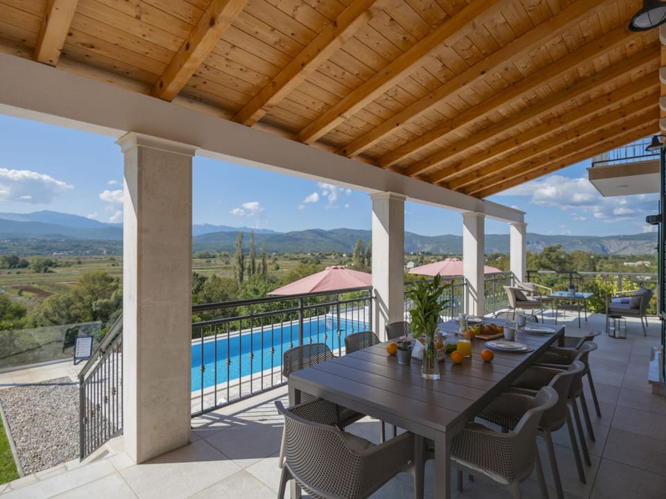 Villa | Pool | Indoor pool, outdoor pool