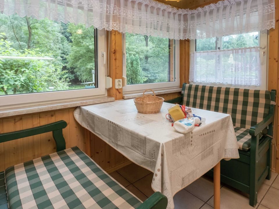 Bungalow | Dining