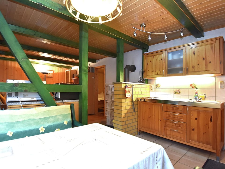 Bungalow | Private kitchen | Highchair