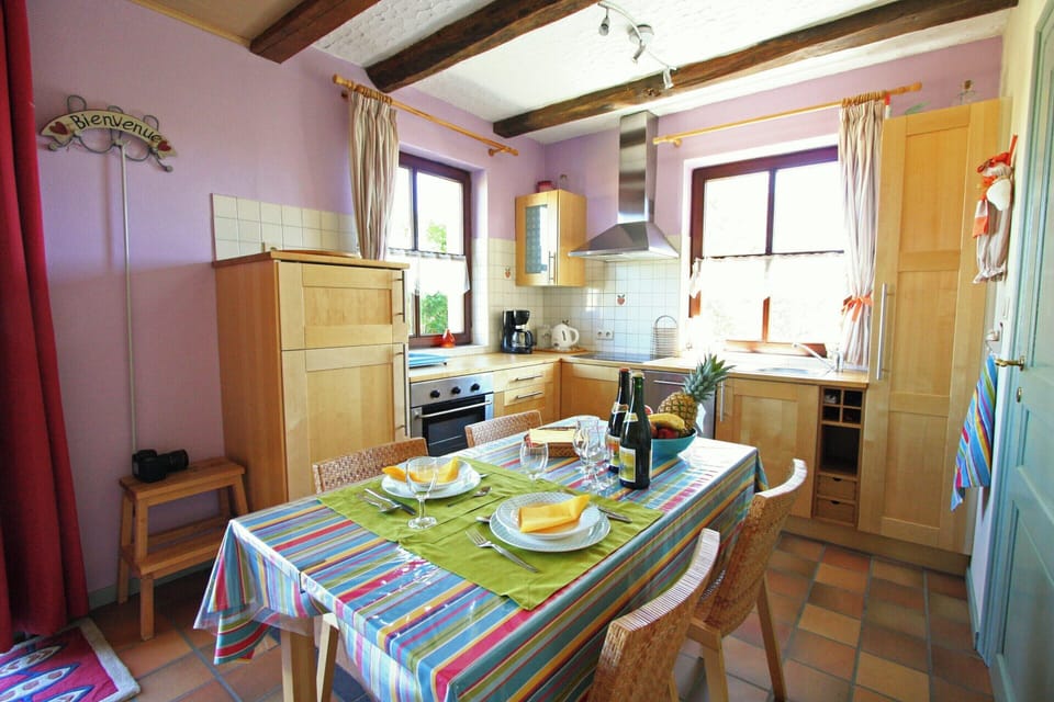 Cottage | Private kitchen | Highchair