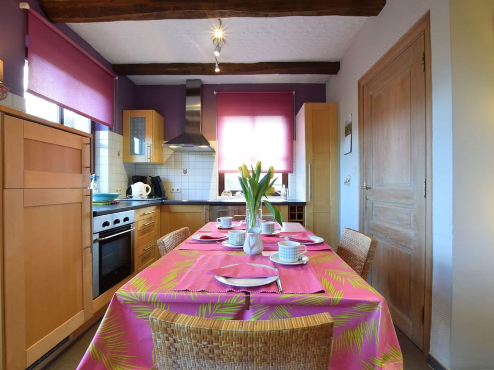 Cottage | Private kitchen | Highchair