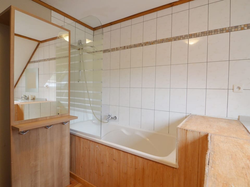 Wellness & Wilderness: Libomont Escape House in Belgium