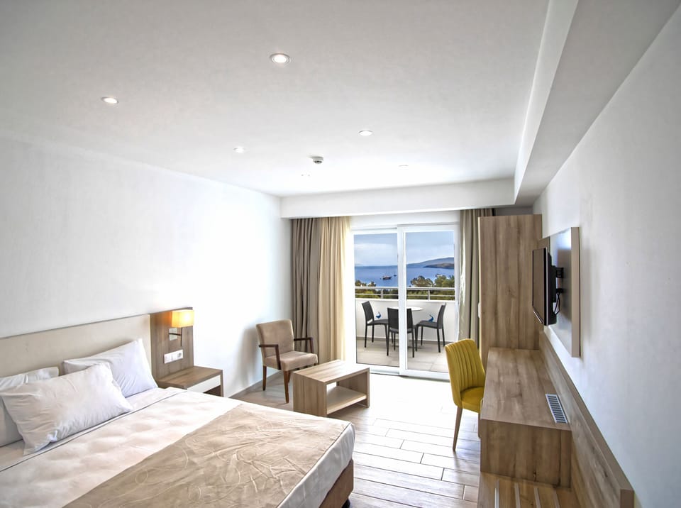 Free cribs/infant beds, free rollaway beds, free WiFi