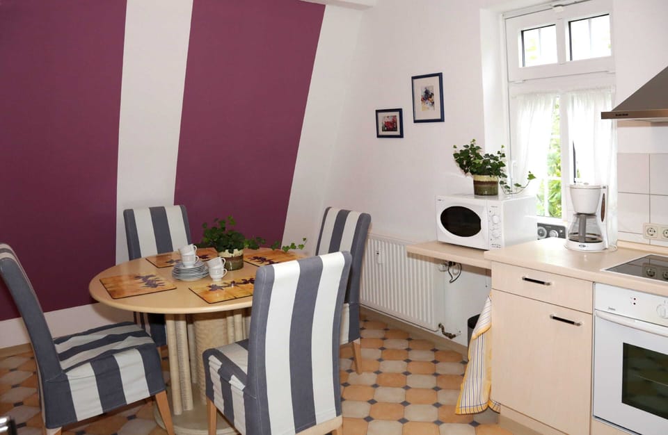 Apartment | Dining