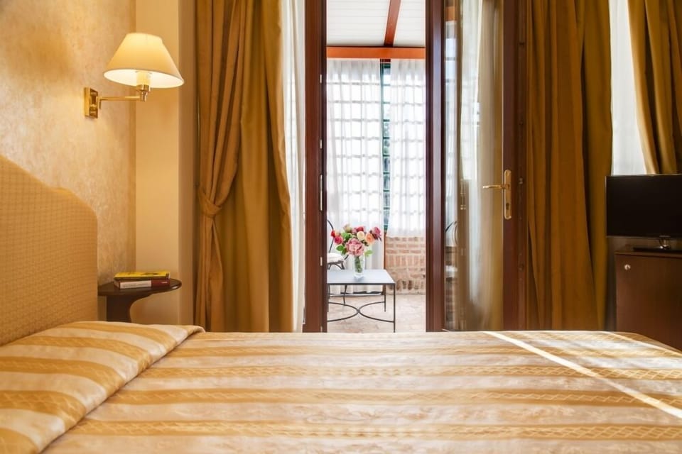 Comfort Double Room, Pets Allowed | Frette Italian sheets, Select Comfort beds, minibar, in-room safe