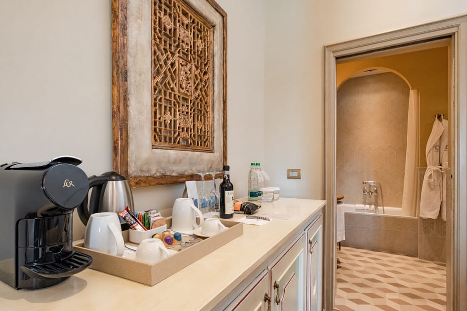 Suite (open space) | 1 bedroom, down comforters, minibar, in-room safe