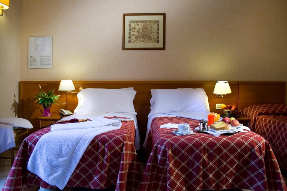 Premium bedding, in-room safe, desk, blackout drapes