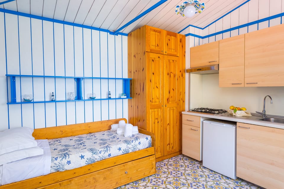 Minibar, in-room safe, WiFi, bed sheets