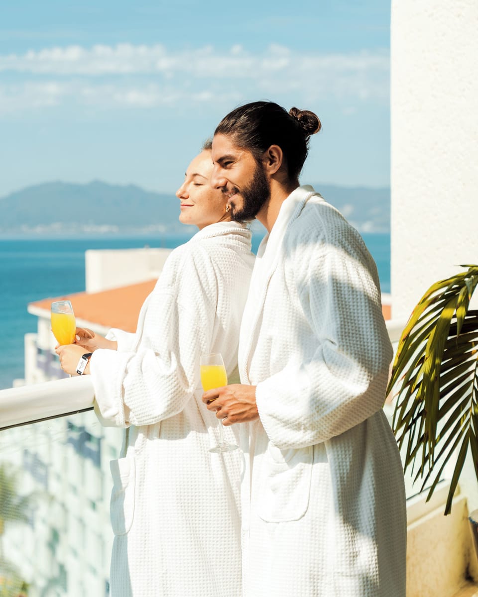 Egyptian cotton sheets, premium bedding, down comforters, free minibar