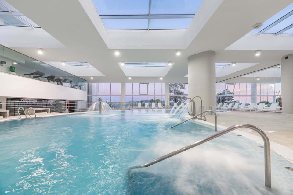 Couples treatment rooms, sauna, steam room, body treatments