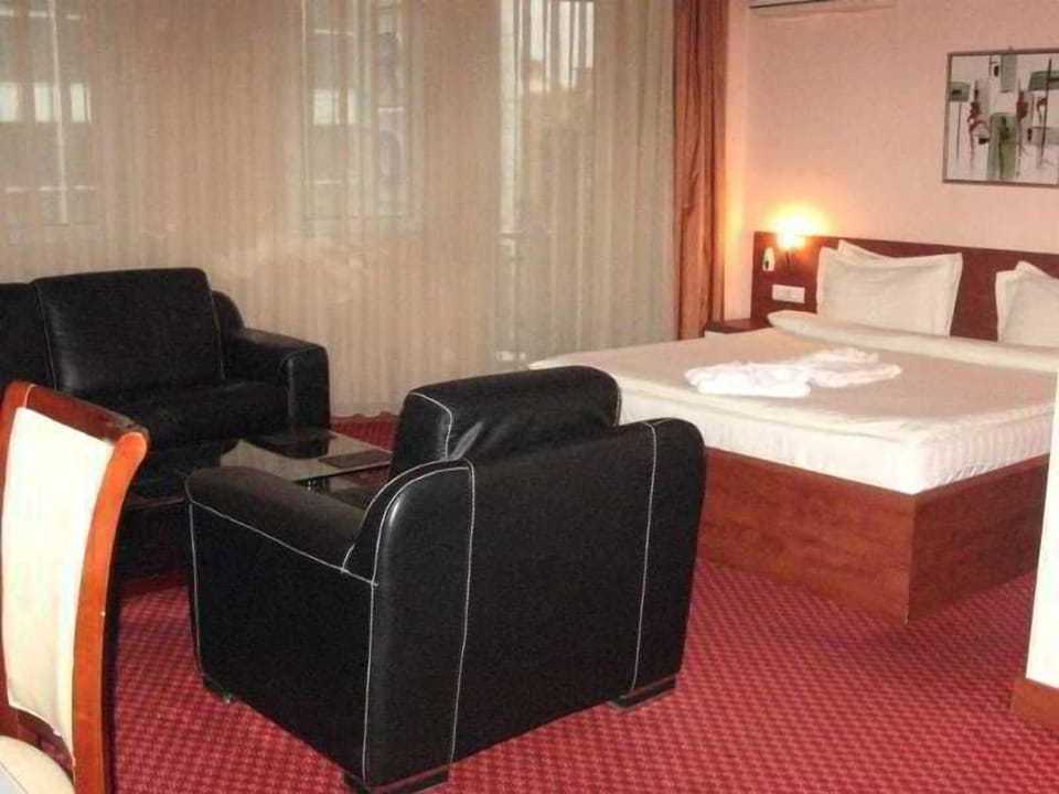 Minibar, in-room safe, desk, soundproofing