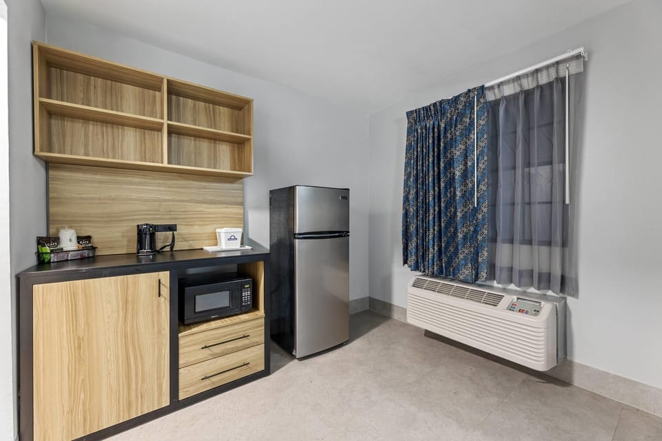 Premium bedding, down comforters, pillowtop beds, desk