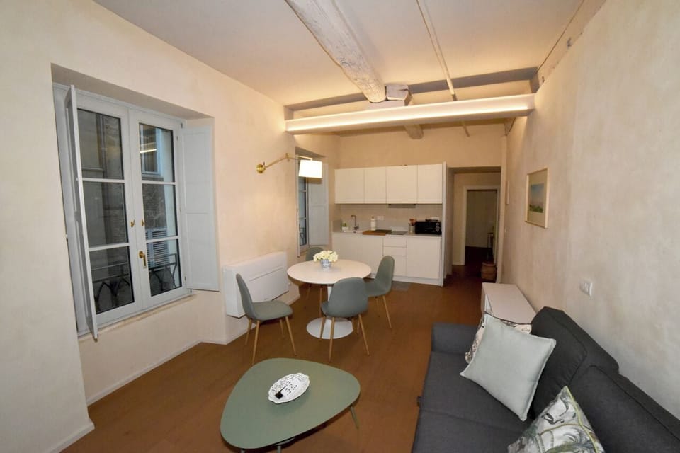 Deluxe Condo | Private kitchen | Mini-fridge, oven, stovetop, electric kettle