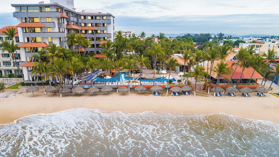 Luna Palace Hotel and Suites Hotel in Mazatlan