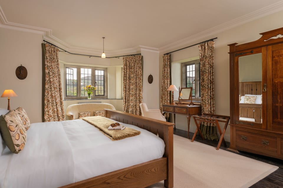Master Suite | Hypo-allergenic bedding available, in-room safe, desk